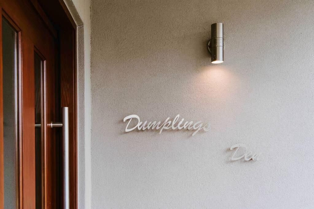Dumplings Den Villa Mudgee Exterior photo